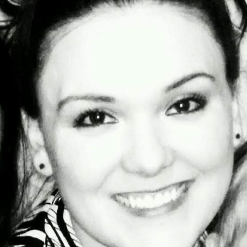 Meet your Posher, Adrienne